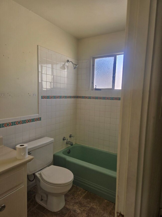 Building Photo - Zuni 4608