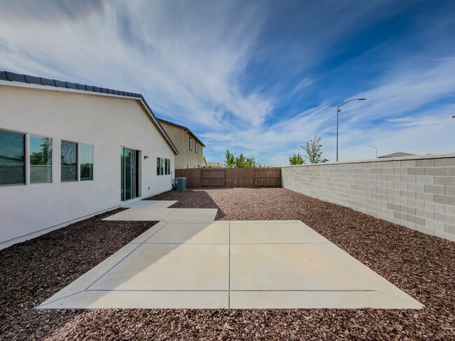 Building Photo - 2048 Ballet Way