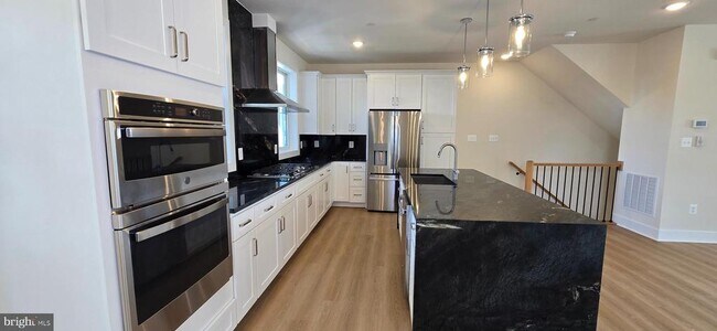 Building Photo - 426 Chapel Alley