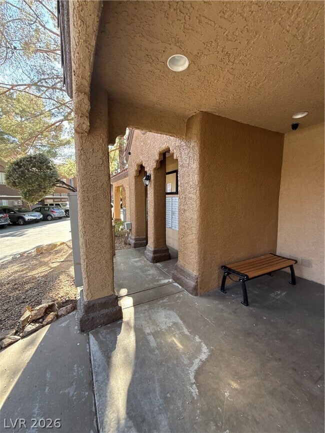 Building Photo - 2200 S Fort Apache Rd