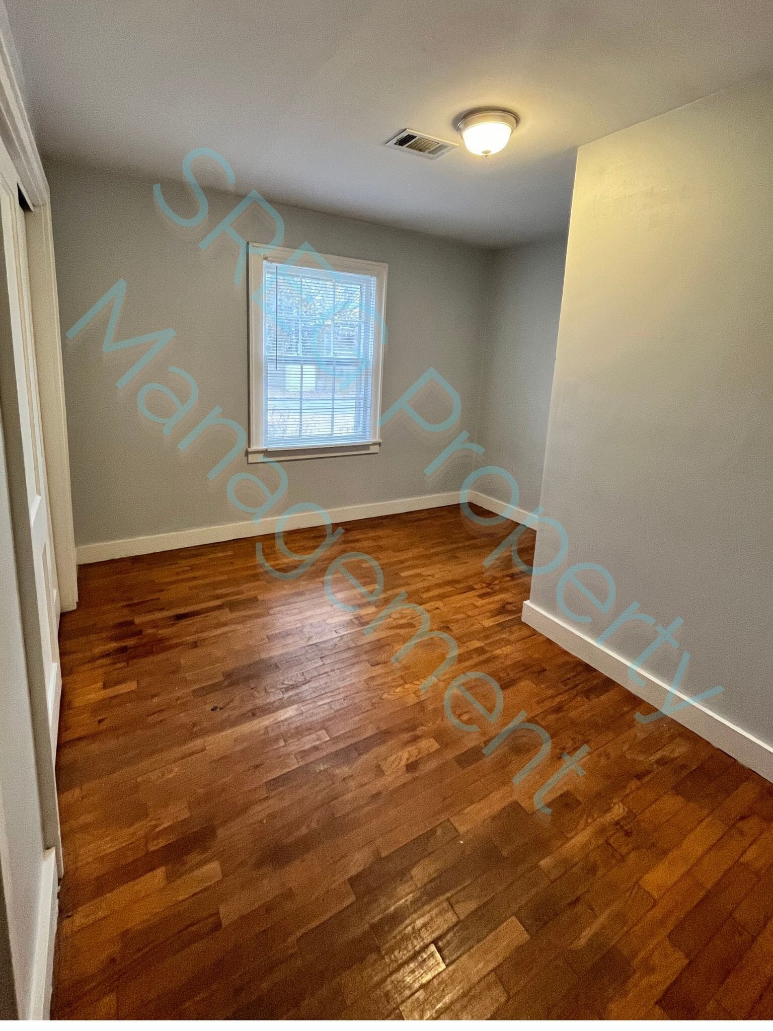 Building Photo - 607 N James St