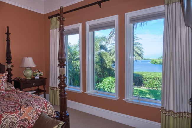 Building Photo - 1363 Oceanview Dr