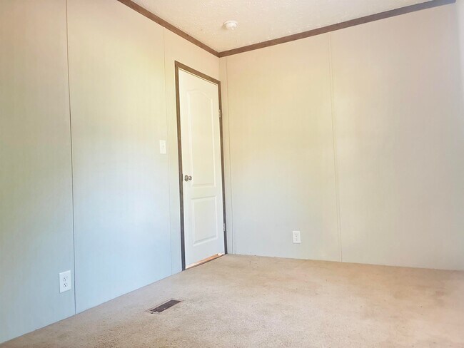 Building Photo - 754 Skylark Ln