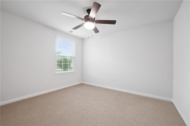 Building Photo - 3005 Eagle Ridge Dr