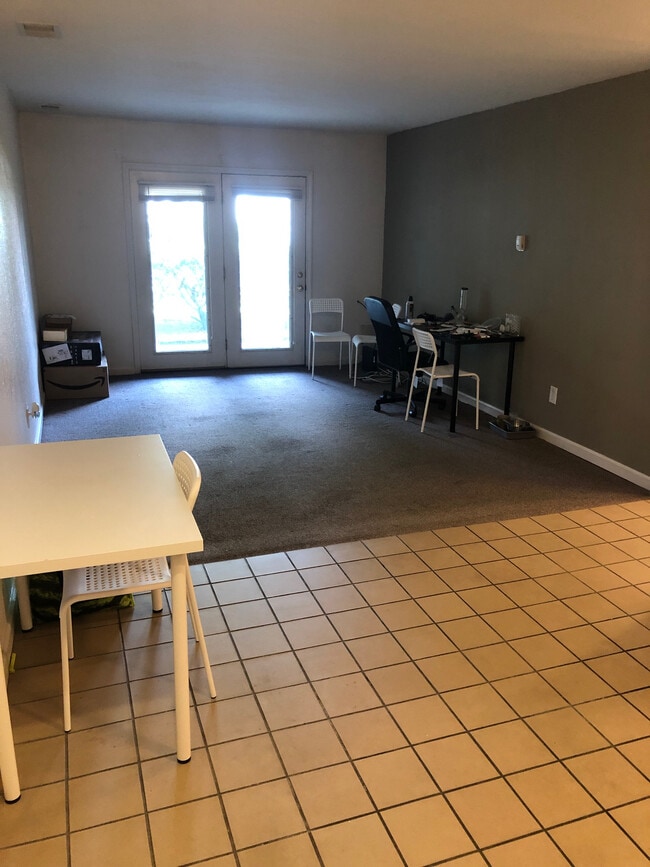 Building Photo - 517 Washtenaw Ave