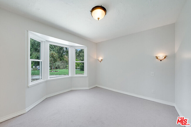 Building Photo - 11594 Chiquita St