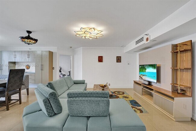 Building Photo - 3530 Mystic Pointe Dr