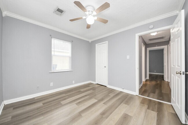 Building Photo - 6817 Anderson St