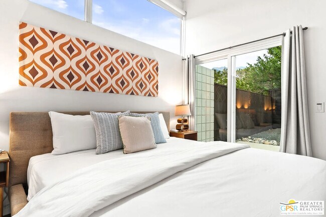 Building Photo - 400 E Glen Cir S