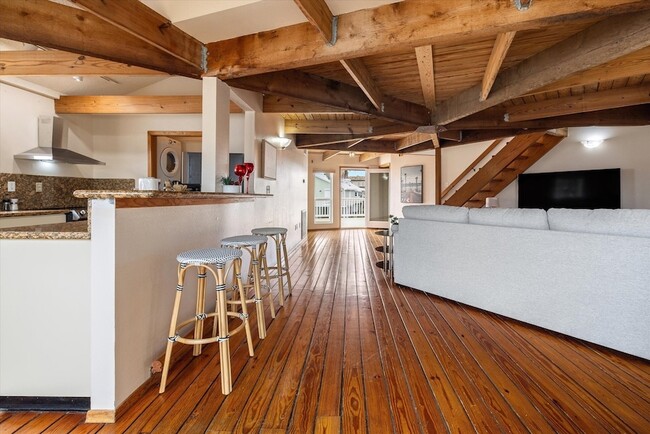 Building Photo - 164 Bora Dr