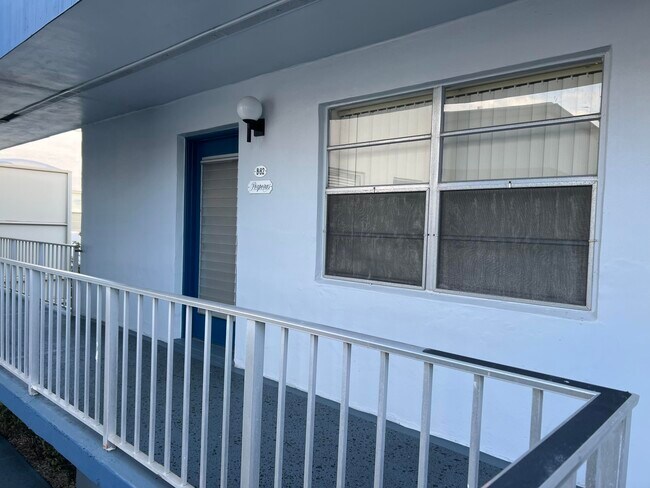 Building Photo - 82 Normandy Ln