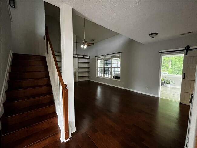 Building Photo - 2258 St Albans Pl