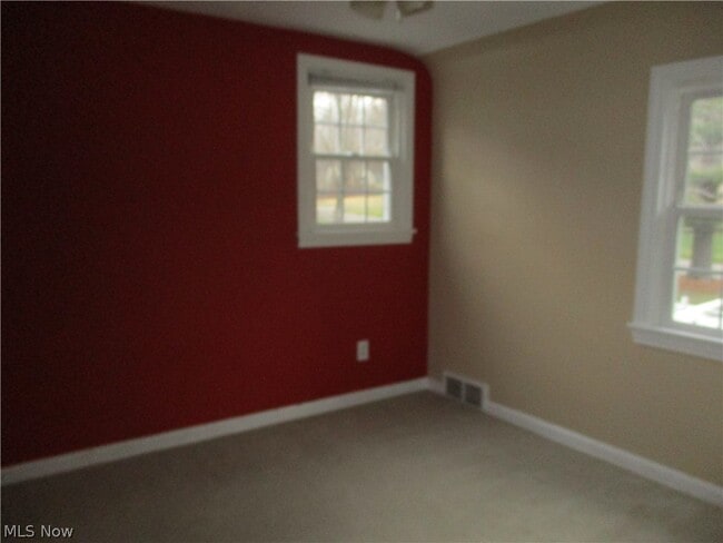 Building Photo - 17084 Sunset Dr