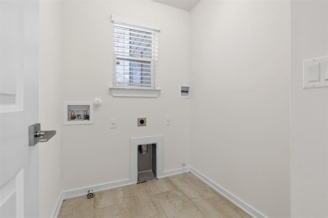 Building Photo - 1716 Adina St