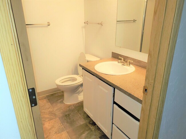 Building Photo - One Bedroom, One Bath - Special $1250.00 and Second Month Free!