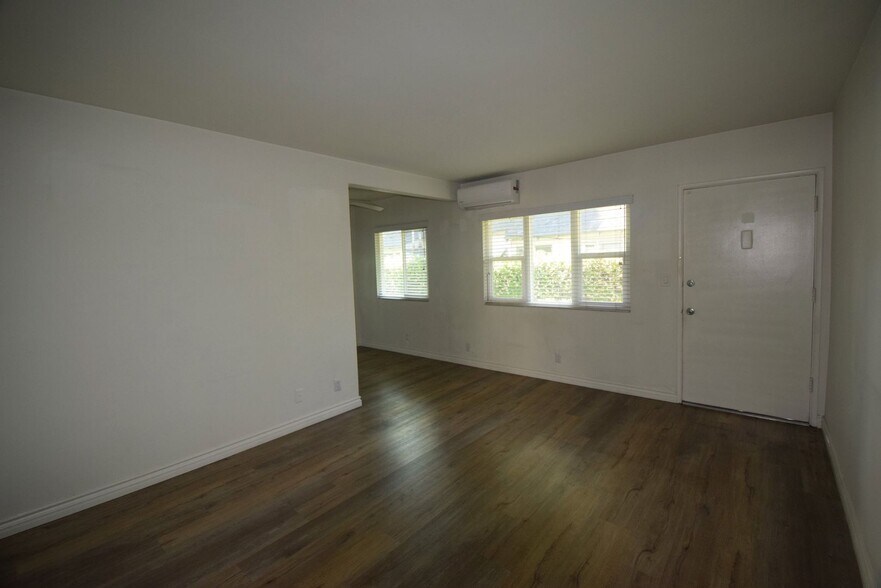 Building Photo - 11054 Otsego St