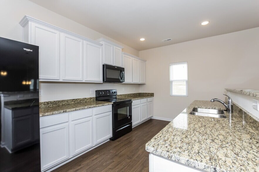 Building Photo - 2012 Boulder Ct