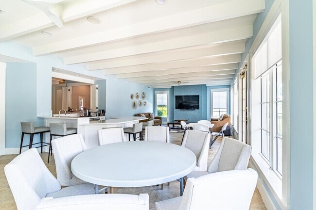 Clubhouse - 3606 S Ocean Blvd