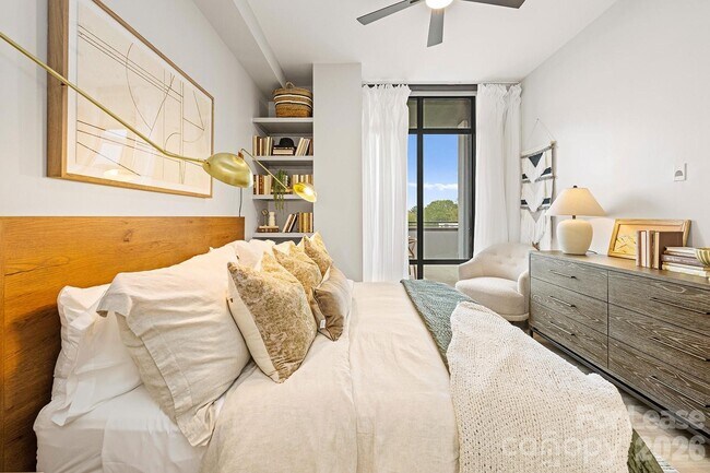 Building Photo - 2025 Cleveland Ave