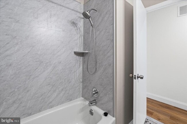 Building Photo - 220 Garnett Rd