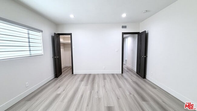 Building Photo - 11836 Rialto St