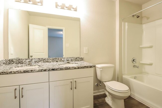 Building Photo - 15678 Briar Forest Dr