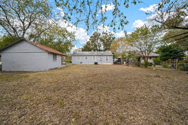 Building Photo - 3938 S Walters St