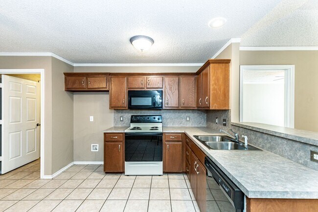 Building Photo - 242 Mossycup Dr
