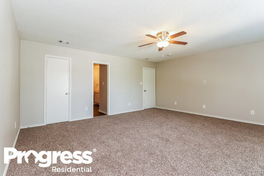 Building Photo - 3156 Pine Valley Dr