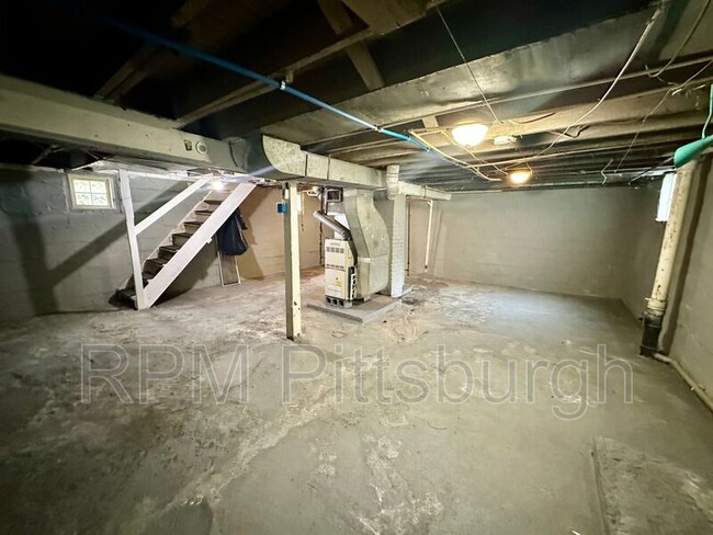 Building Photo - 102 Ivy St