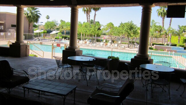 Building Photo - 9418 W Tonto Ln