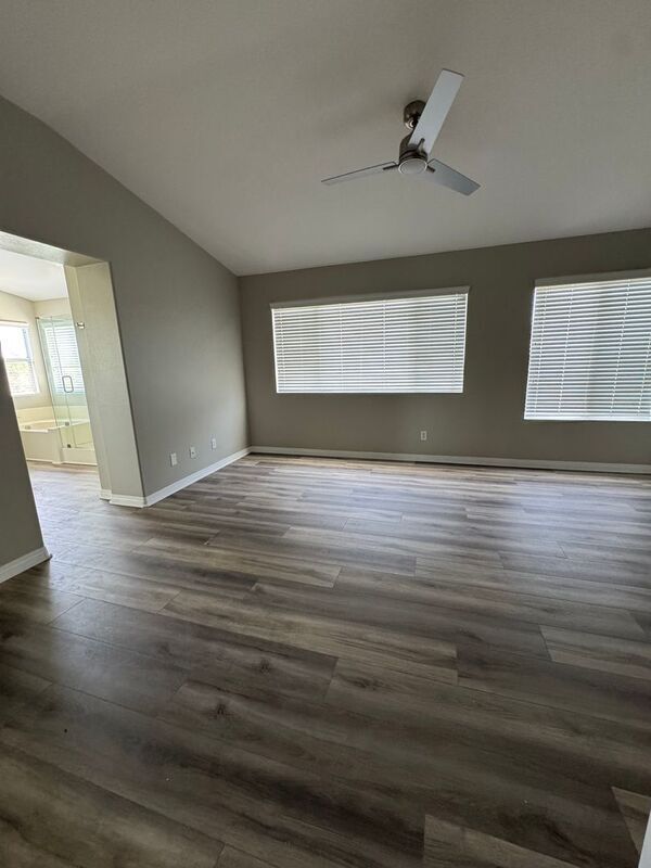 Building Photo - 40029 Lafayette Dr
