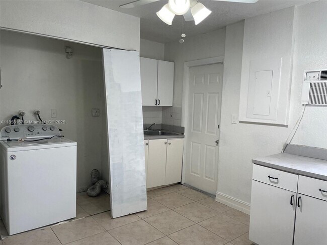 Building Photo - 14330 SW 71st Ln