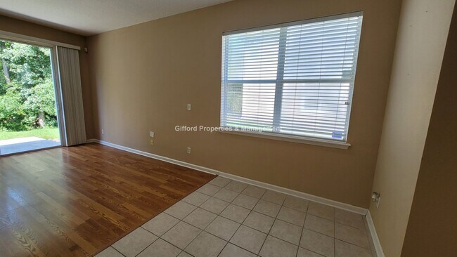Building Photo - Beautiful Stonefield at Bartram Park Townhome