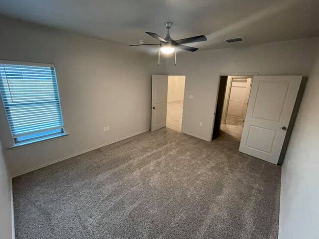 Building Photo - Charming duplex available in Cooper ISD!