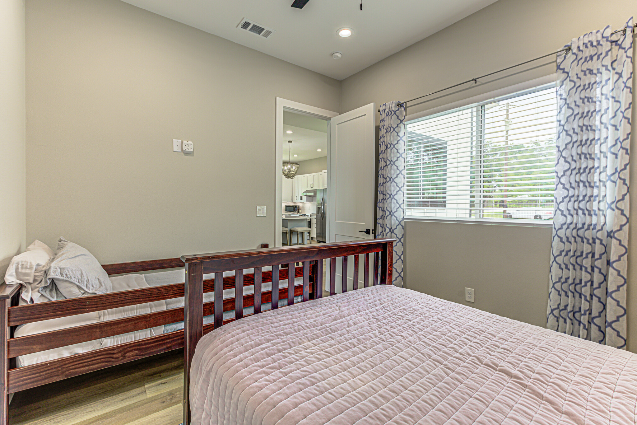 Upstairs guest bedroom - 707 N Shorewood Dr