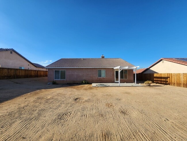 Building Photo - 71669 Sun Valley Dr