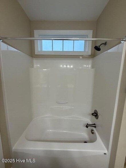 Building Photo - 107 Neptune Ct