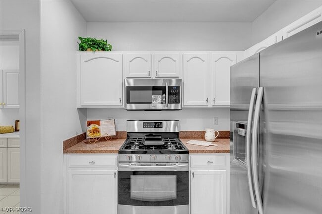 Building Photo - 2050 W Warm Springs Rd