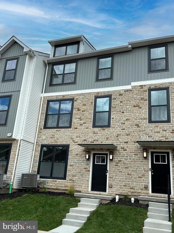 Building Photo - 135 Cobblestone Dr