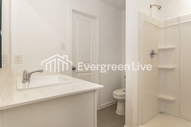 Building Photo - 2033 Belgian Dr