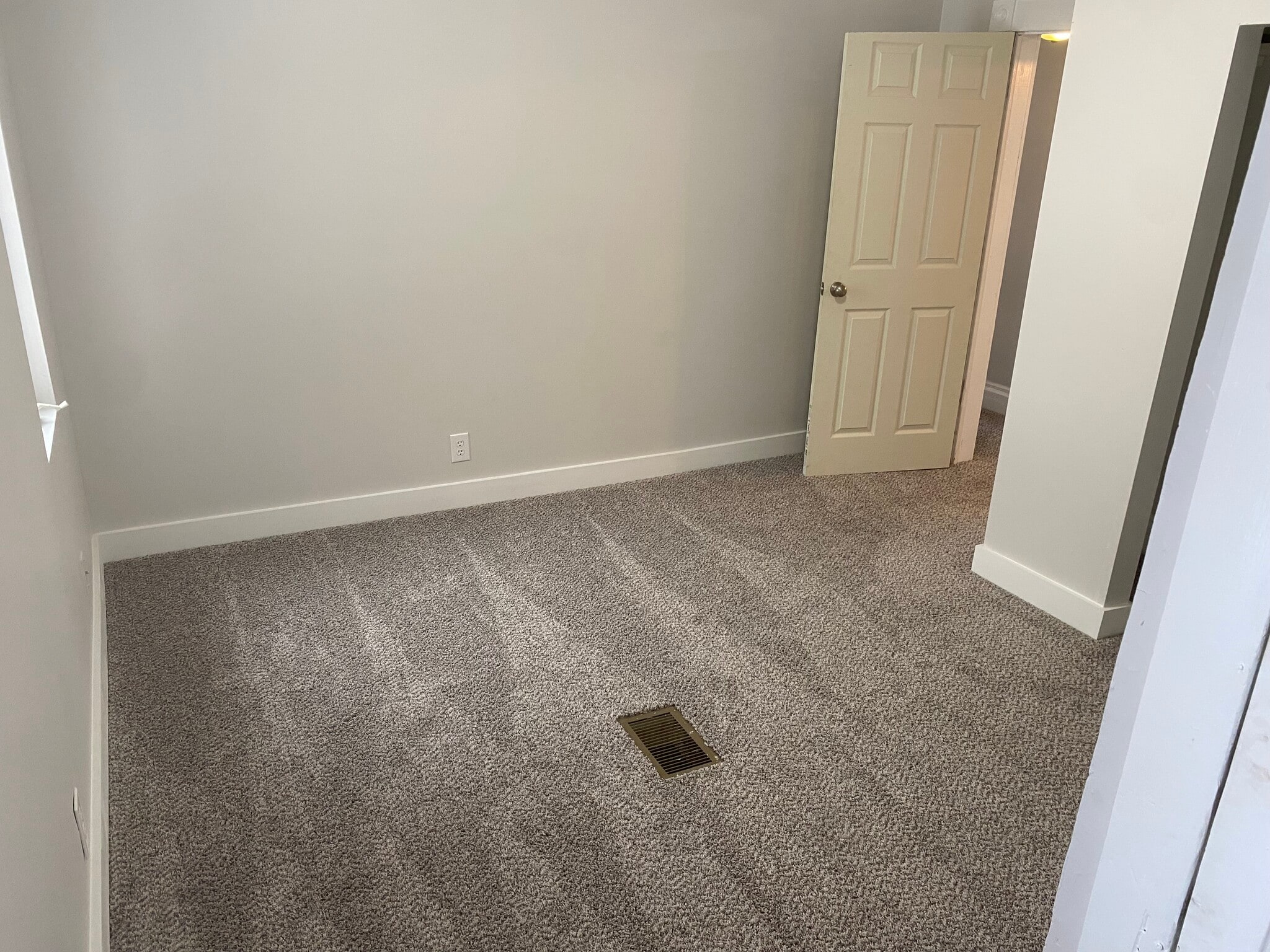 Building Photo - 340 N Park St