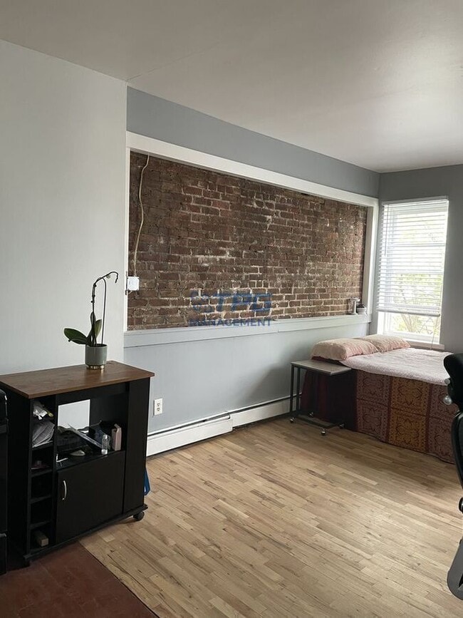 Building Photo - 111 Mallory Ave