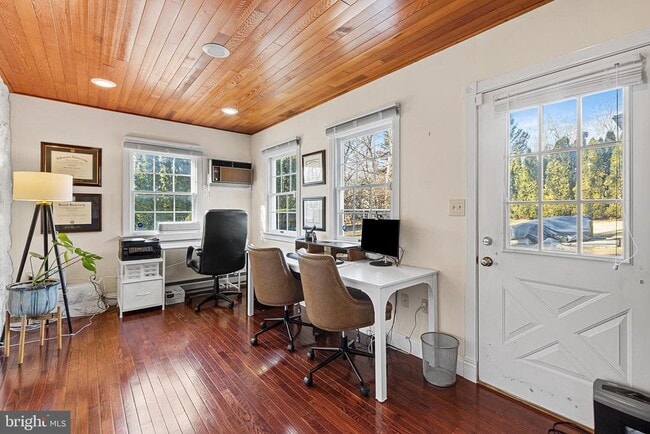 Building Photo - 4407 Whittier Rd