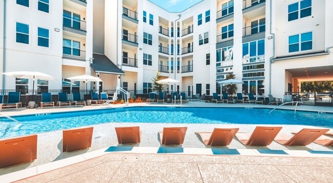 Building Photo - 2501 Niles Dr