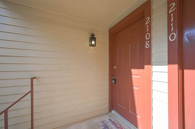 Building Photo - 2120 El Paseo St