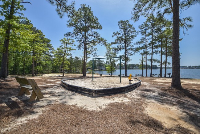 Building Photo - 259 Sandpiper Dr
