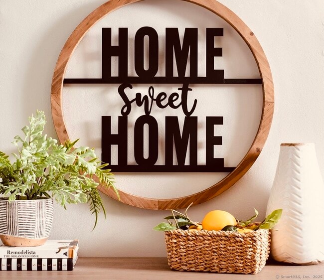 Building Photo - 36 Woodbury Ave