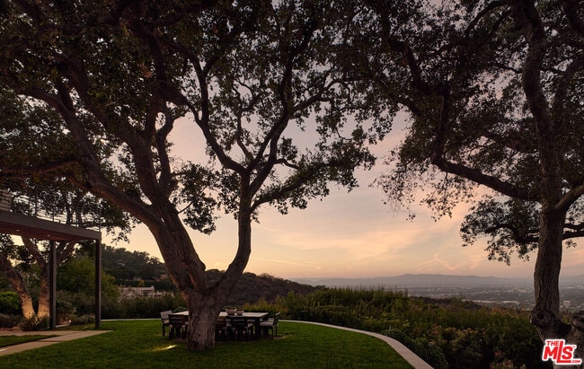 Building Photo - 13331 Mulholland Dr