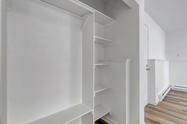 Building Photo - Remodeled 1 bed 1 bath condo for rent at V...